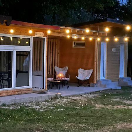 The Frog Glamping Hotel Horezu Kültér fotó