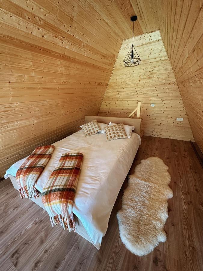 The Frog Glamping Hotel Horezu Kültér fotó