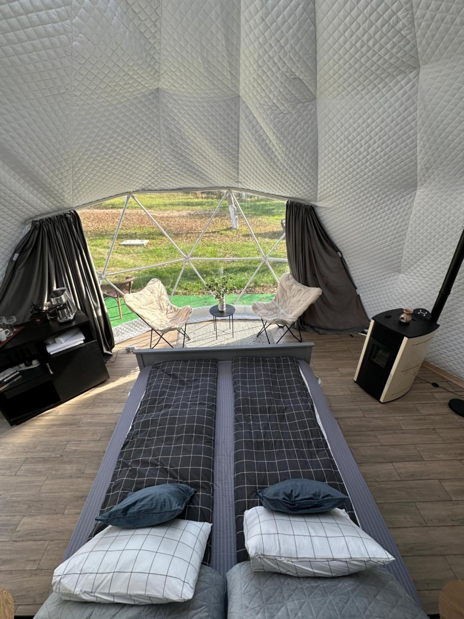 The Frog Glamping Hotel Horezu Kültér fotó