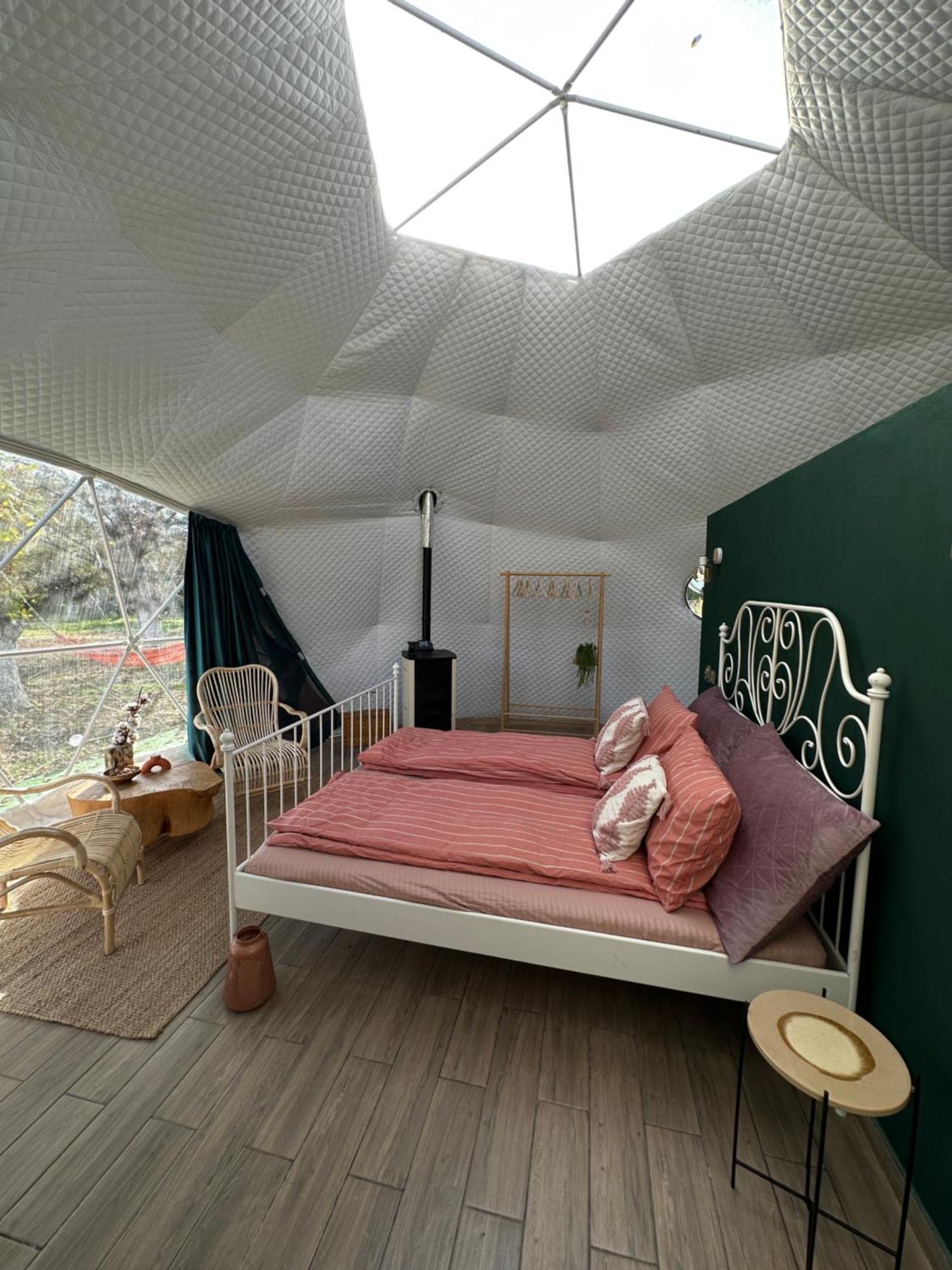 The Frog Glamping Hotel Horezu Kültér fotó