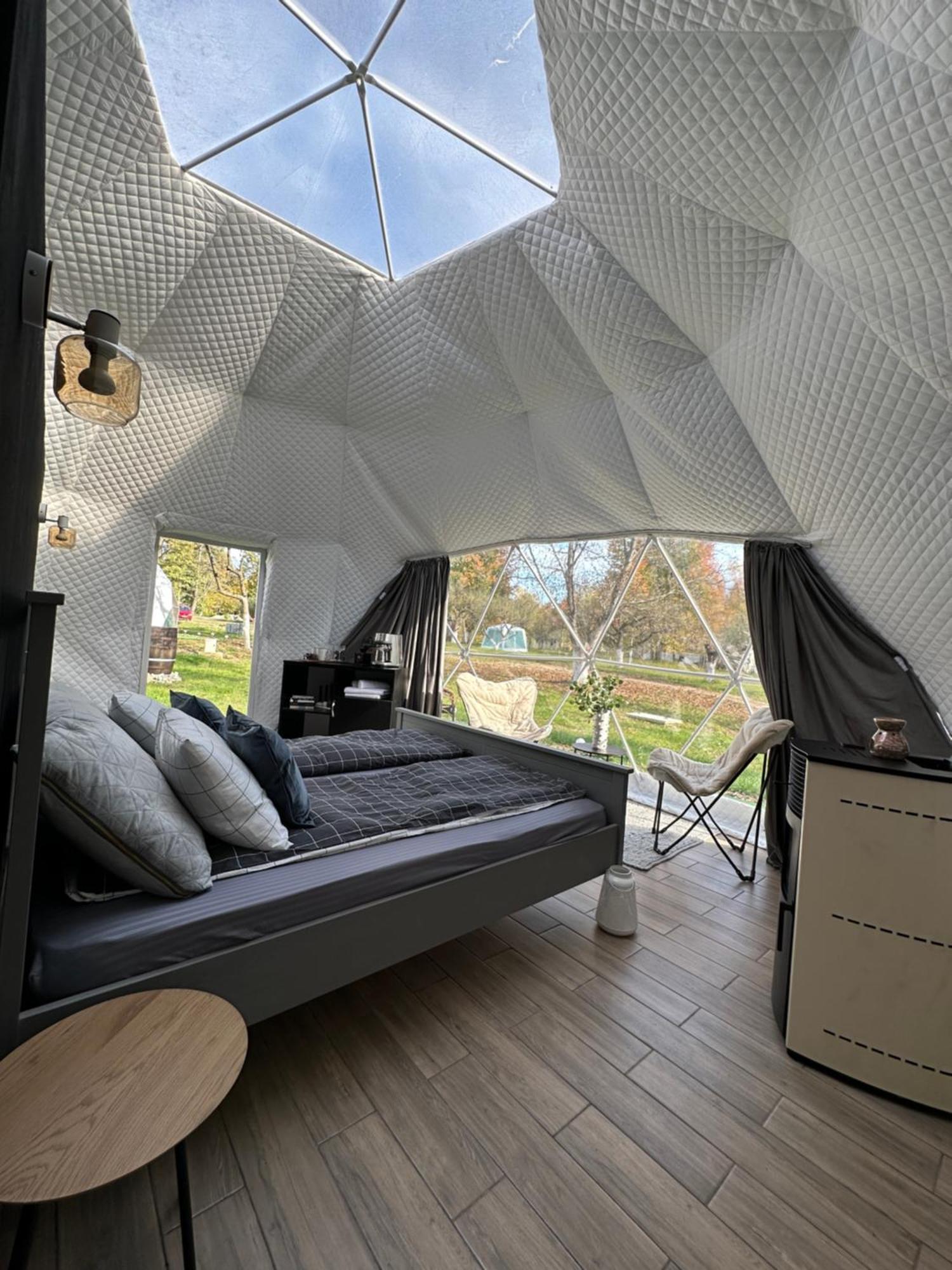 The Frog Glamping Hotel Horezu Kültér fotó