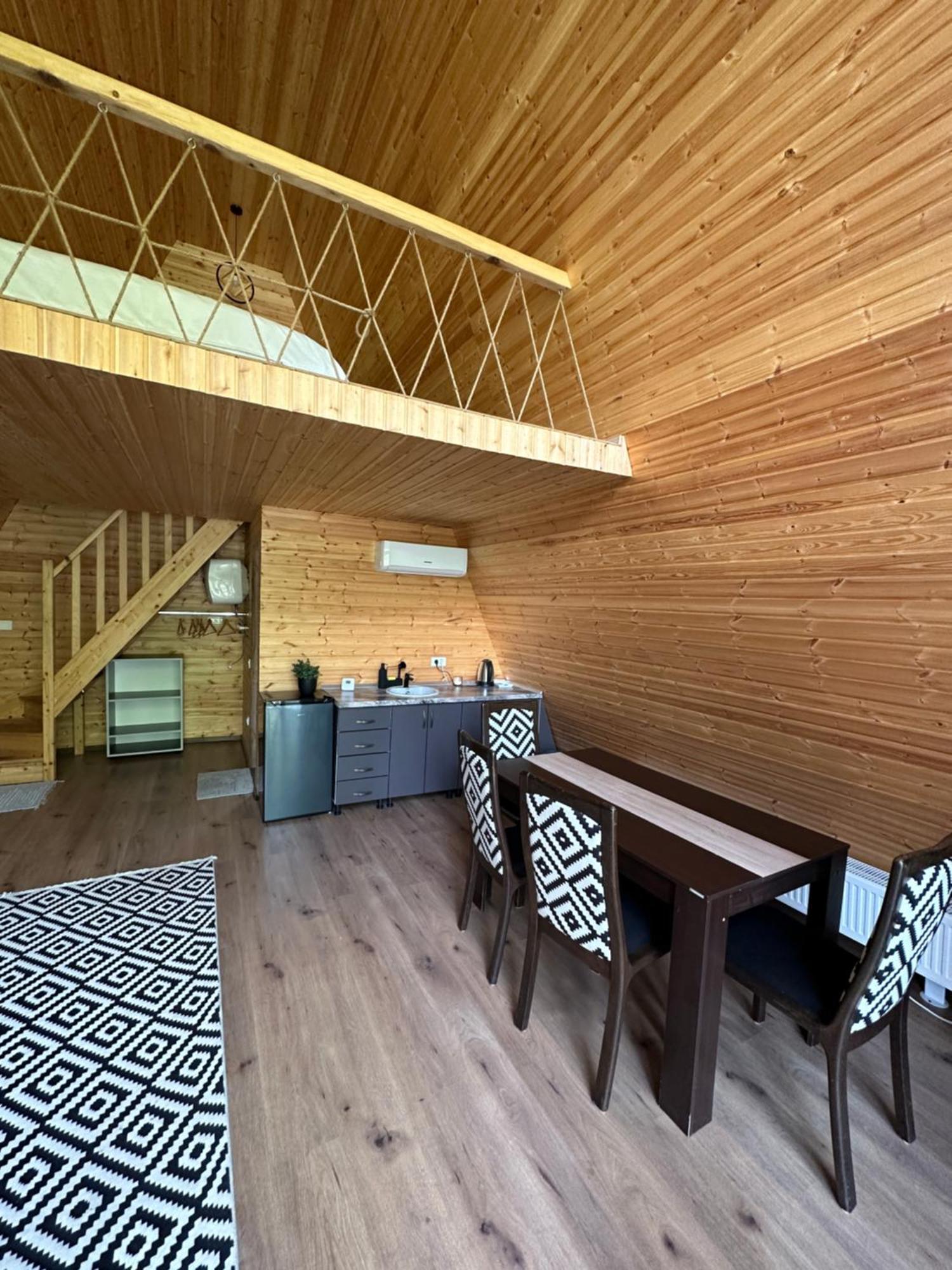 The Frog Glamping Hotel Horezu Kültér fotó