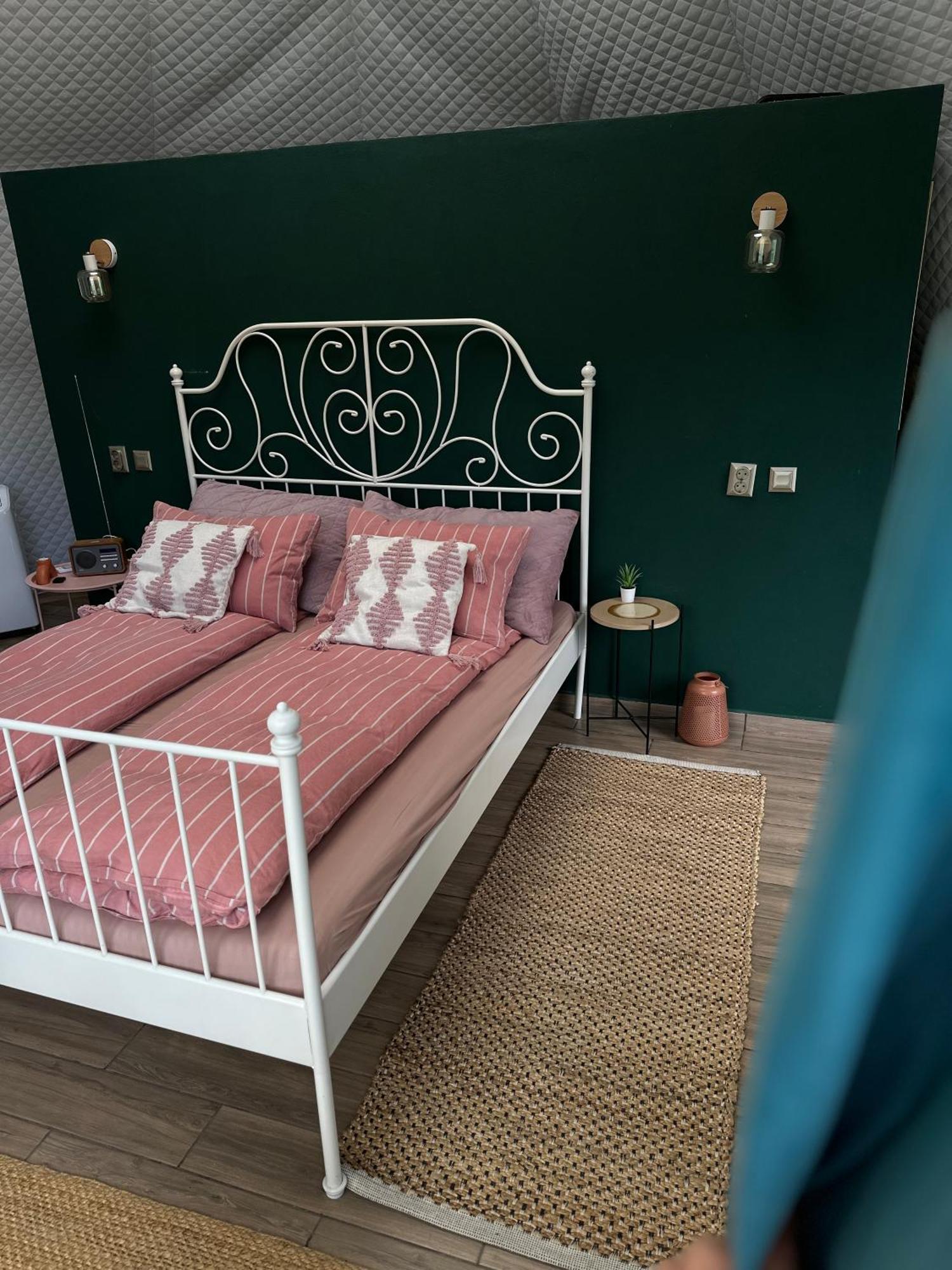 The Frog Glamping Hotel Horezu Kültér fotó