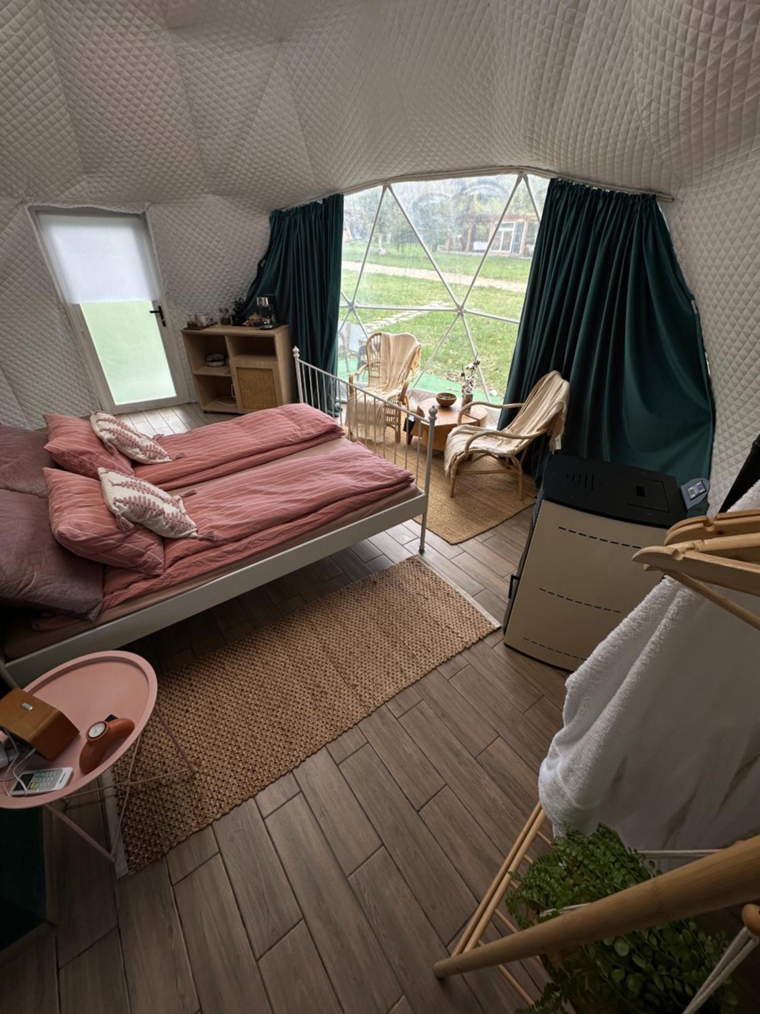 The Frog Glamping Hotel Horezu Kültér fotó