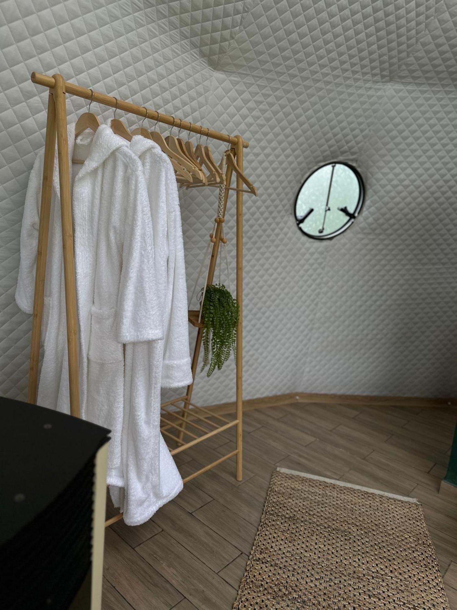 The Frog Glamping Hotel Horezu Kültér fotó